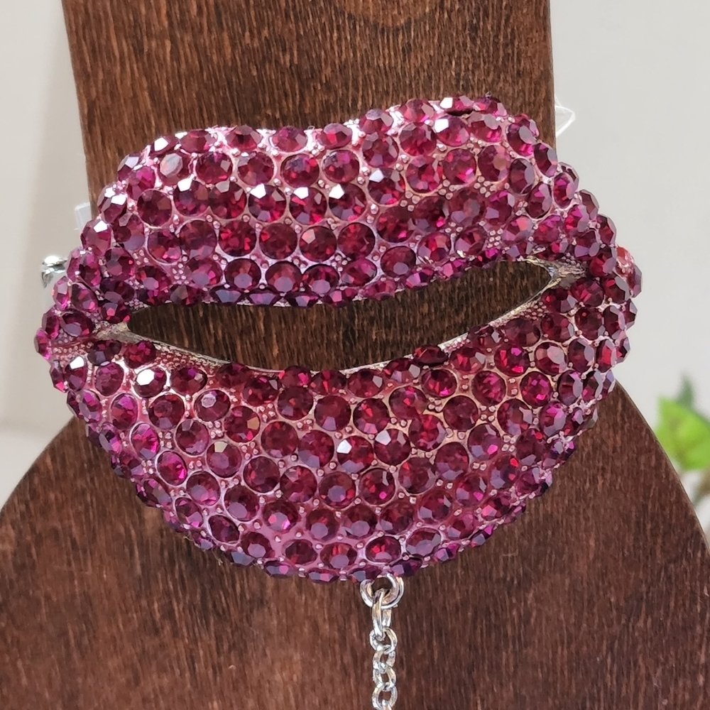 Silver Red Crystal Lips Hinge / Clamper Bracelet with Attached Ring - Picture 4 of 8